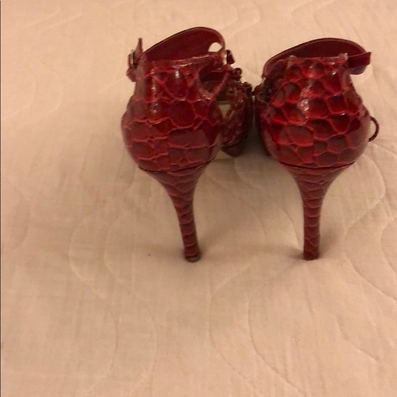 COPY - Red Snake Skin White House Black Market Heels - Picture 4 of 6